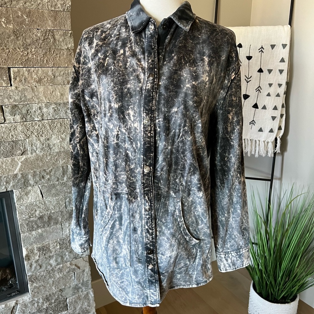 Fun pattern shacket style button up top.